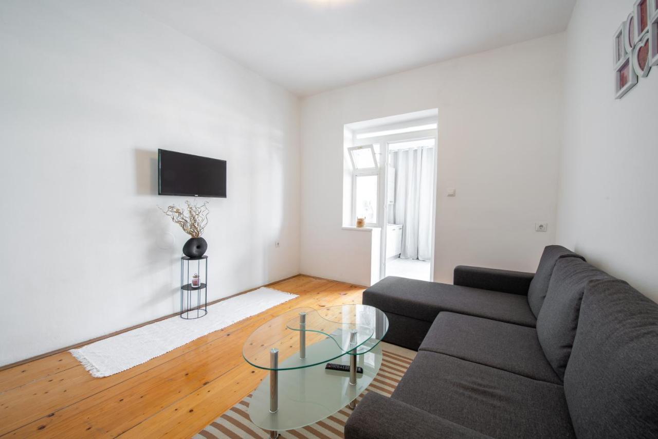 Apartment Lanare *